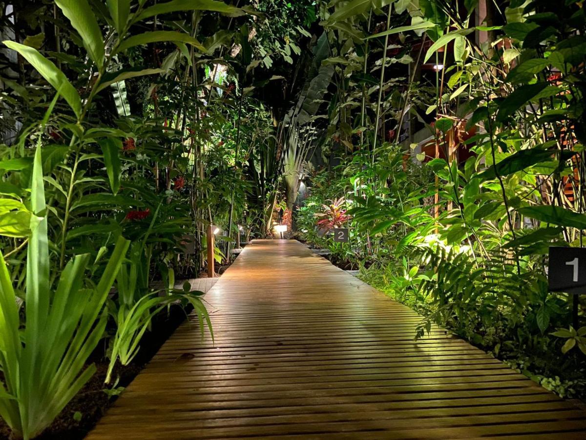 Armacao De Camburi Inn